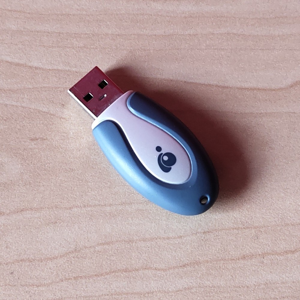 IOGear High Speed Bluetooth 2.0 USB Adapter Dongle Class 2 GBU221