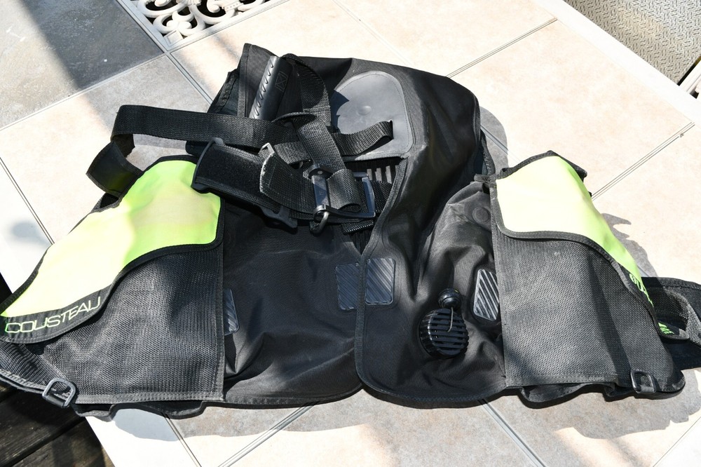 US Divers cousteau BCD Black Scuba Diving Jacket Size MEDIUM 516c3