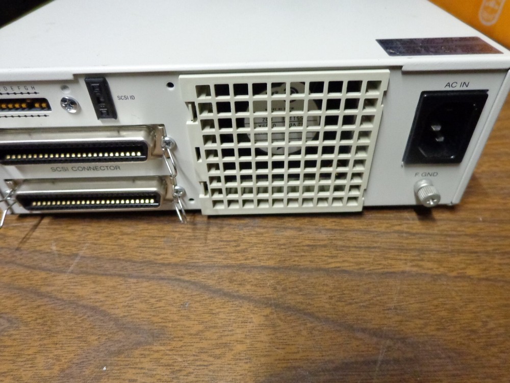 Sony RMO-S561 External MO Disk Drive Unit SCSI 9.1Gb