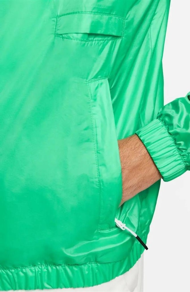 NIKE Unscripted Phoenix Water Repellent Golf Jacket in Spring Green Size M