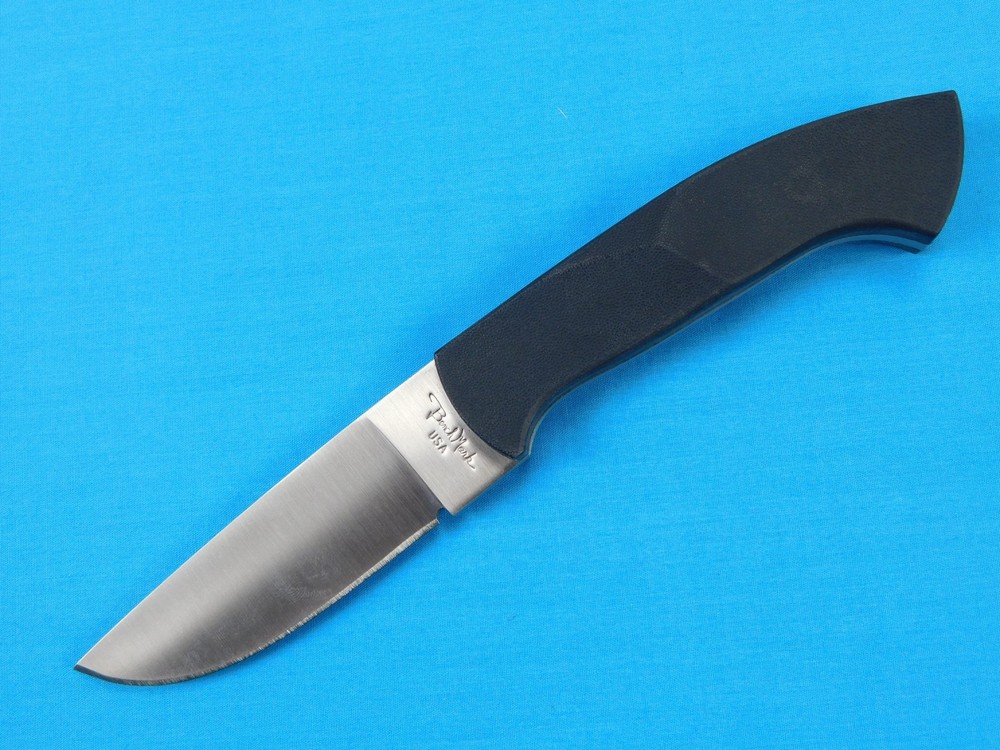 US BenchMark Hunting Knife w/ Sheath Box