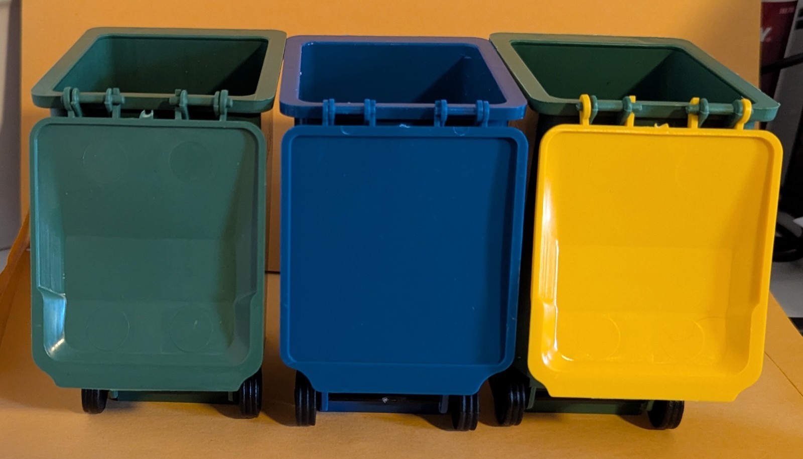 Waste Management Mini Trash & Recycle Can Bin & Republic Services SET OF 3 MINT