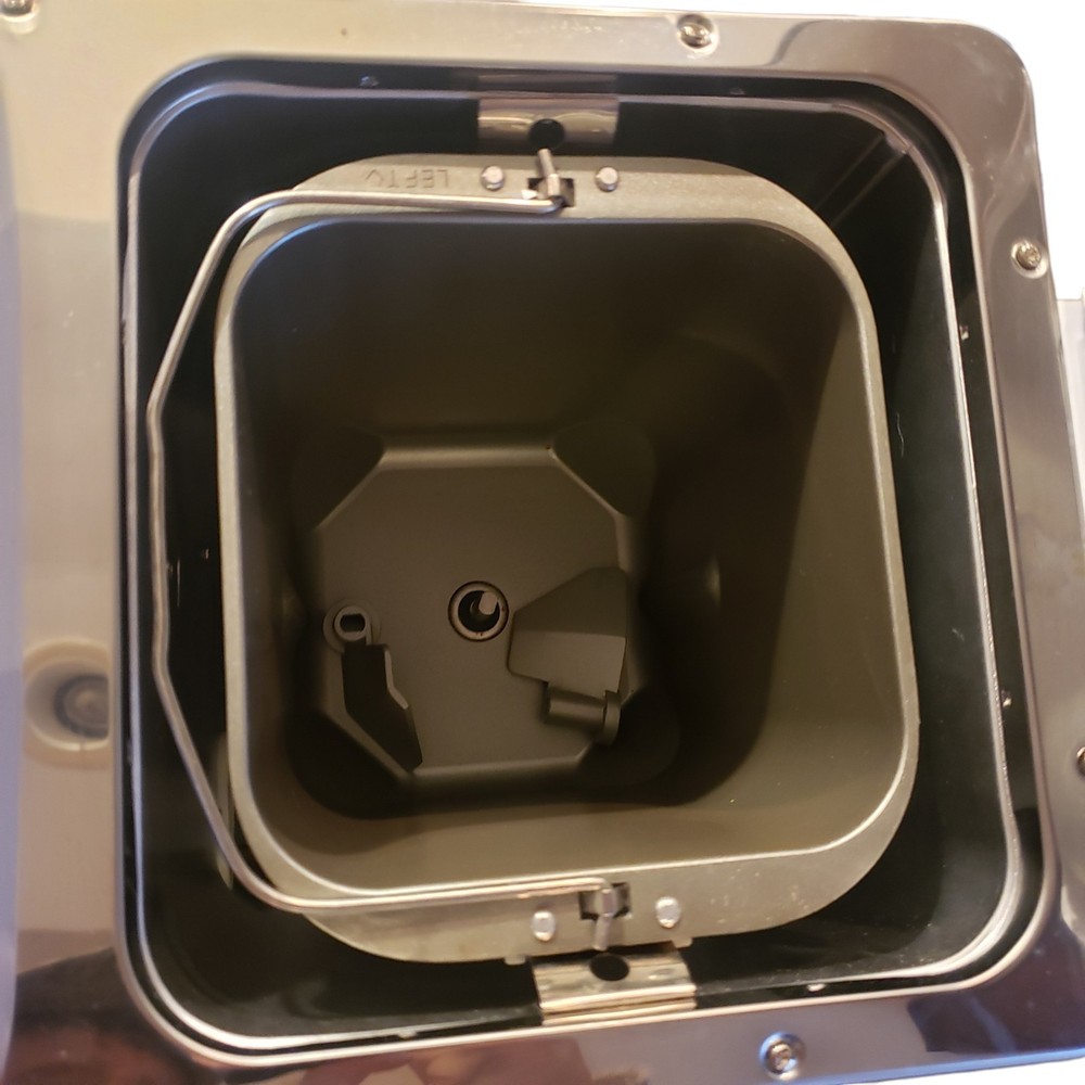 OSTER 5815 Deluxe White Automatic Bread Maker Baker Machine W/ 2 Paddles