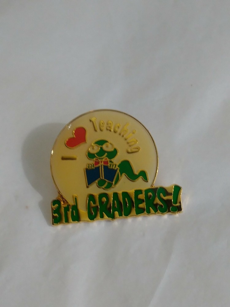 I ❤️ Teaching 3rd Graders! Lapel Pin Elementary School Education