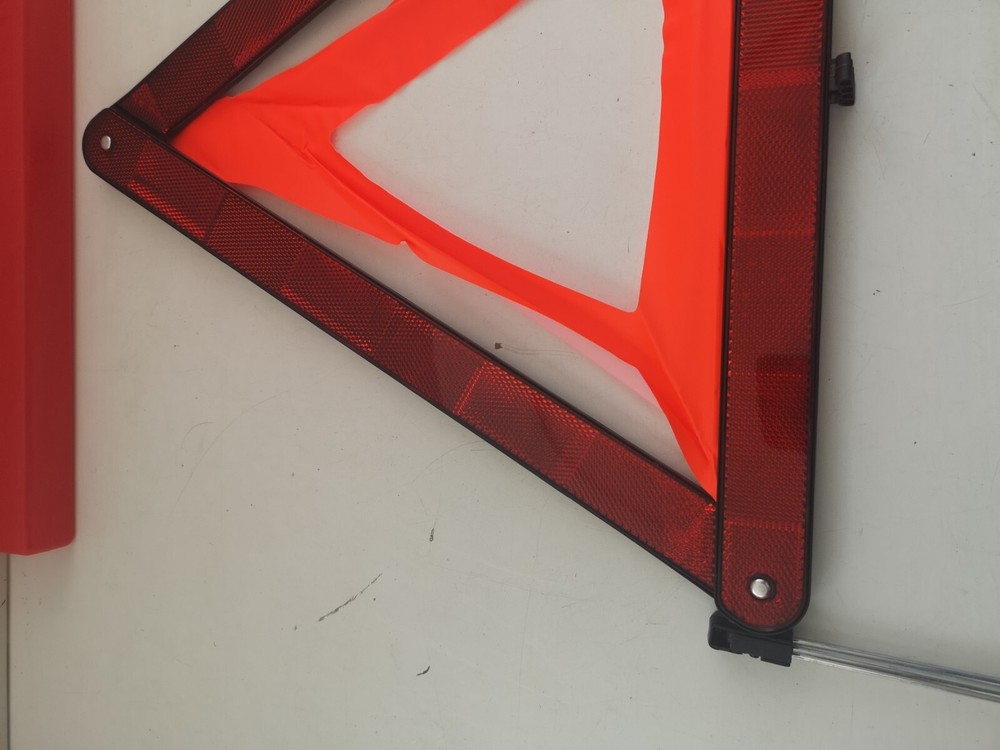 Travel Spot Emergency Hazard Warning Triangle