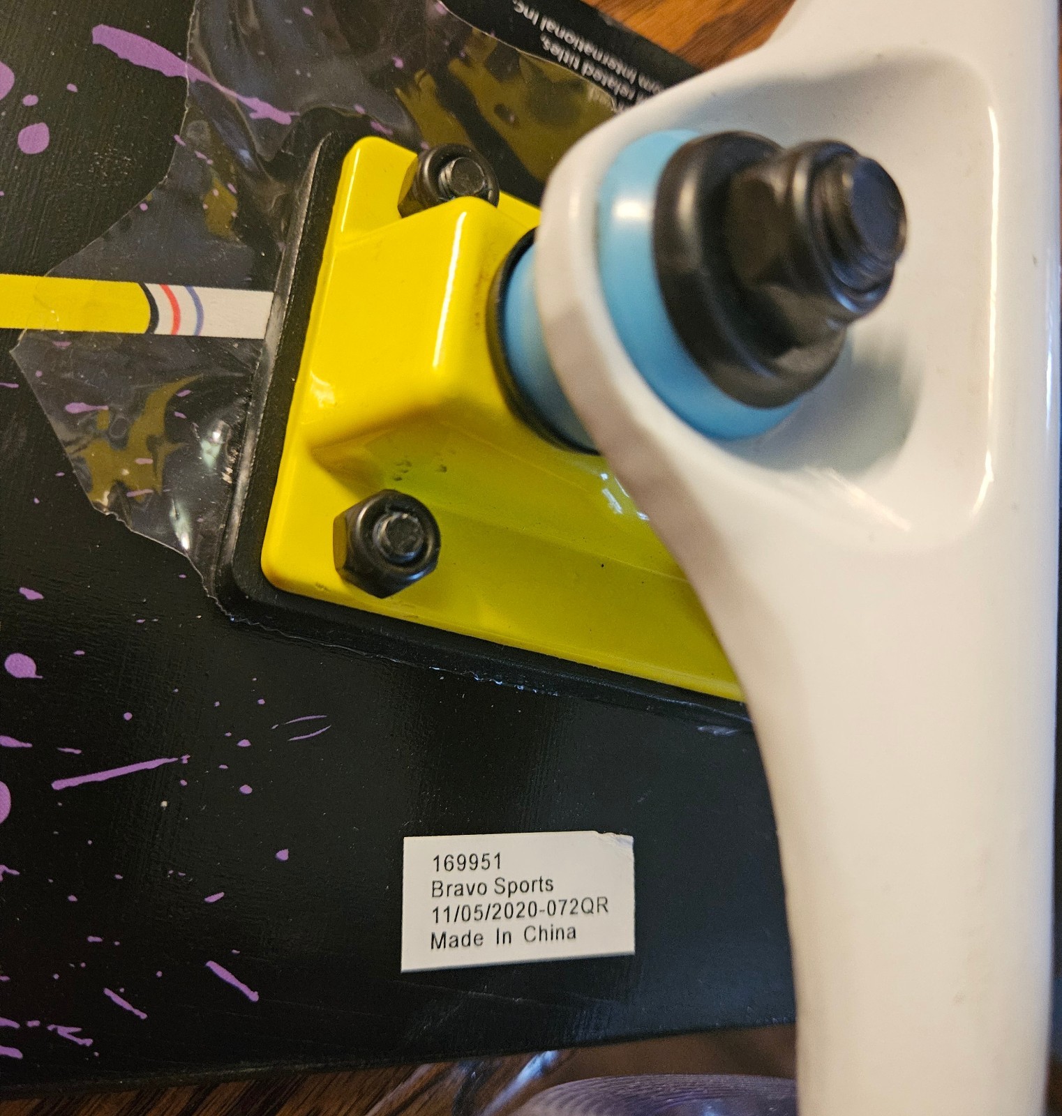 SpongeBob SquarePants Skateboard LOOK