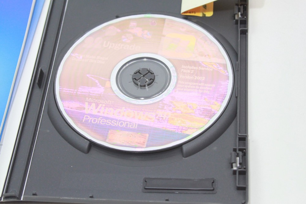 WINDOWS XP PROFESSIONAL UPGRADE w/ COA - KEY