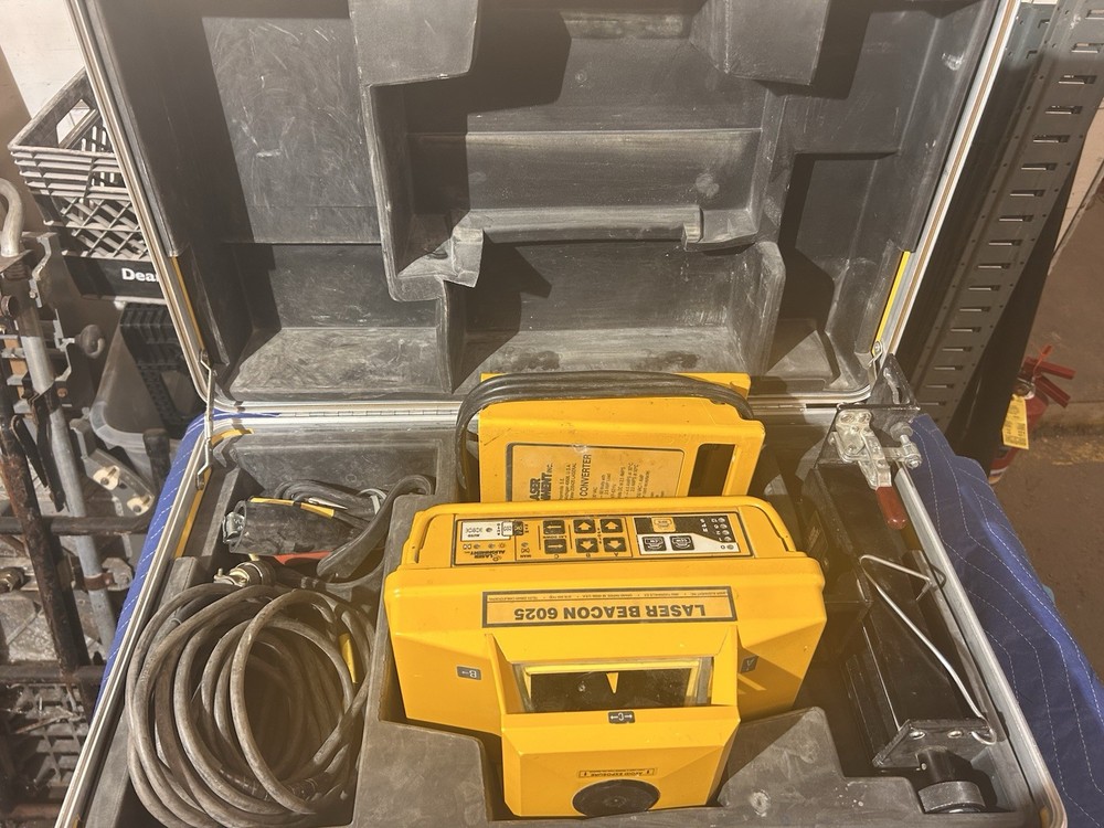 Laser Alignment Laser Beacon #6025 W/ Universal AC Converter Construction Tool