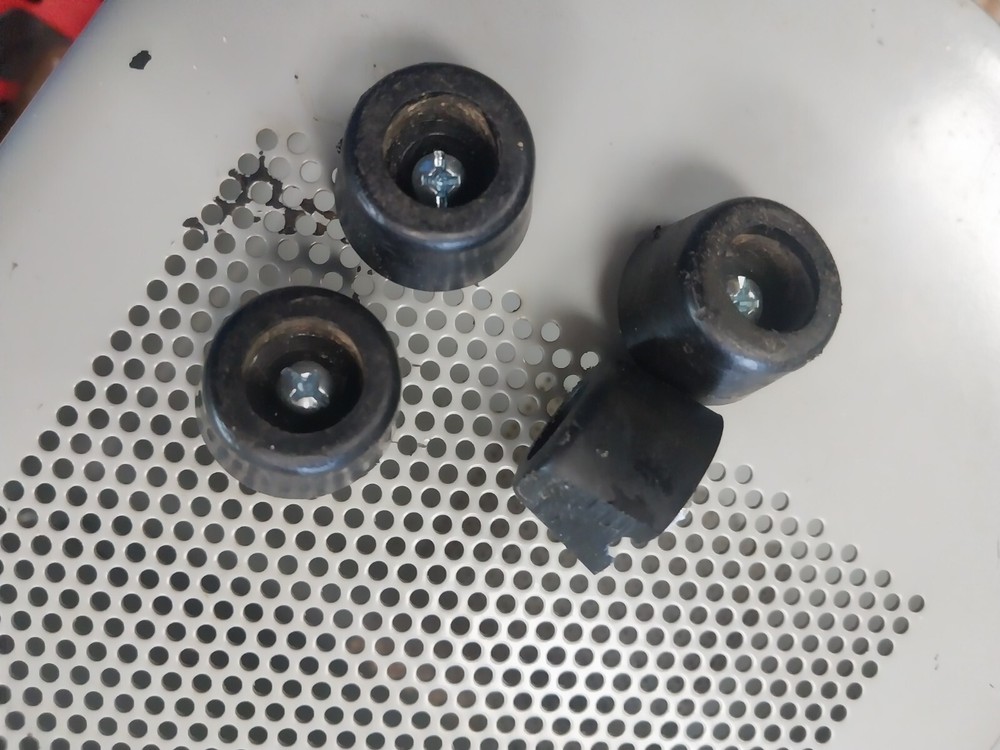 Hellicrafters HT 40  Set Of 4 Feet Only