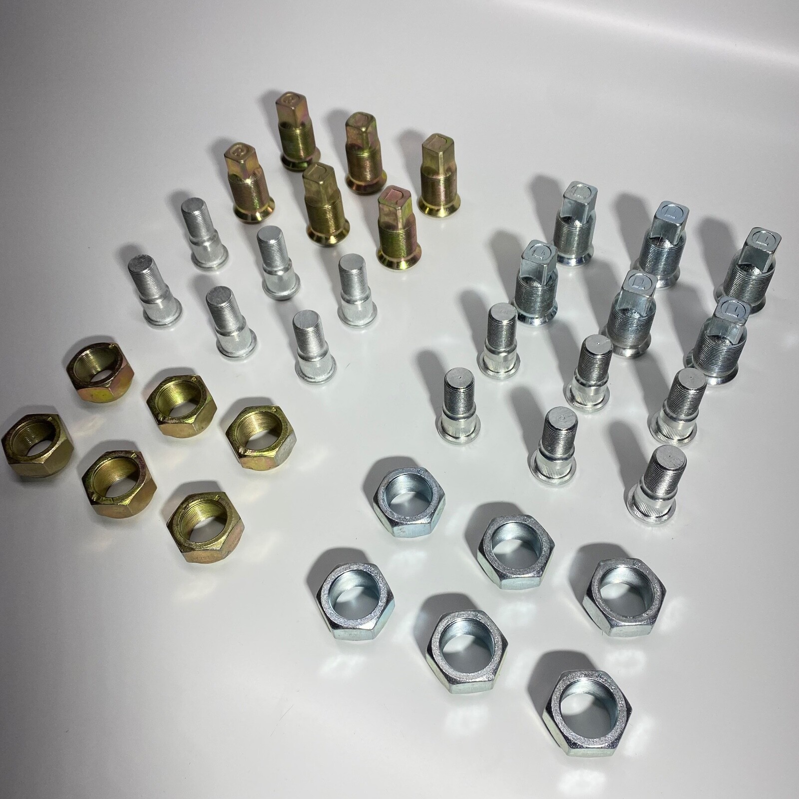 Wheel Nut + Stud Kit Rear Left Right 12Pcs ISUZU NPR NQR NPR-HD NRR 8971476142