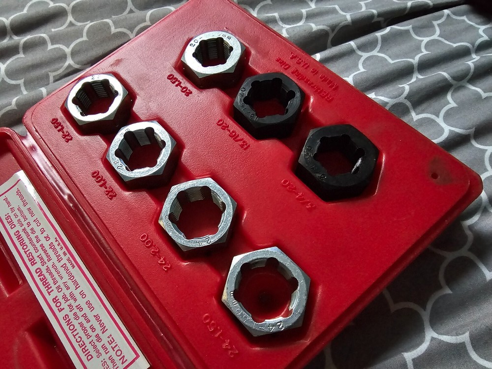 Matco Tools Spindle Rethreading Kit 7pcs Used