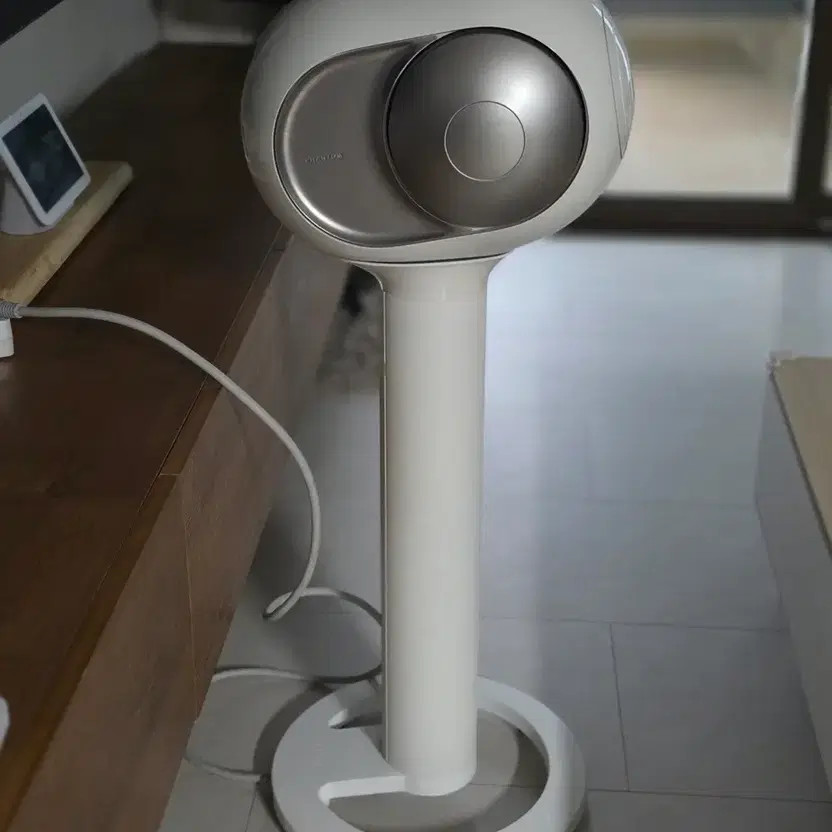 D'Vielle Silver Phantom (105dB) Speaker with Stand Official