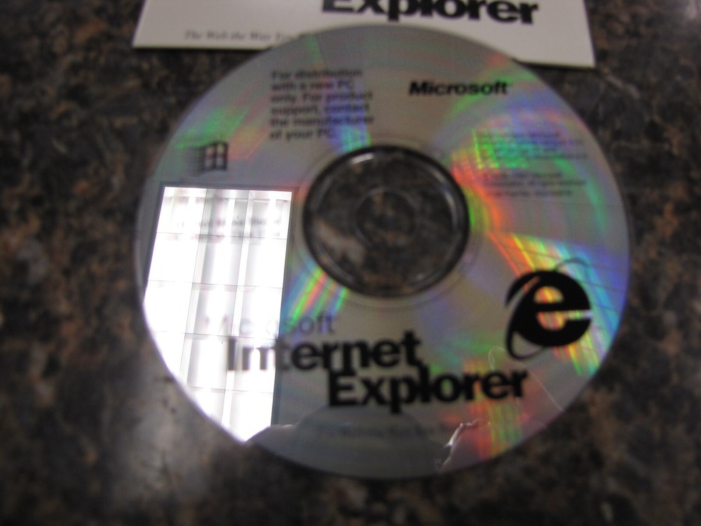 Vintage Microsoft Internet Explorer 4.0 For Windows 95 CD-ROM - MC8