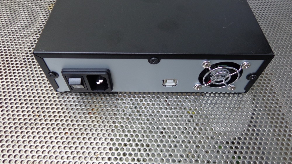 Quantum CD320UE DAT320 USB External Tape Drive