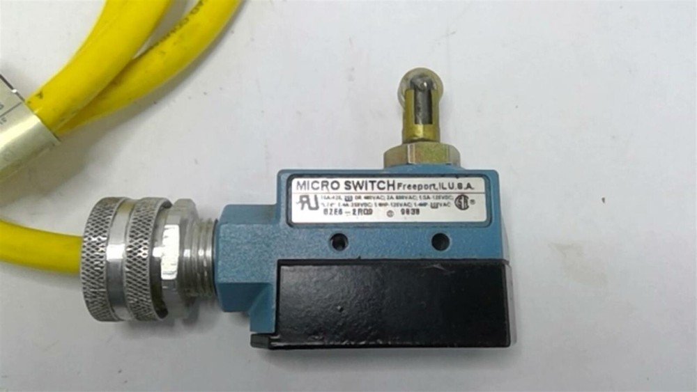 Micro-Switch BZE6-2RQ9 Limit Switch W Daniel Woodhead E31793 Cable