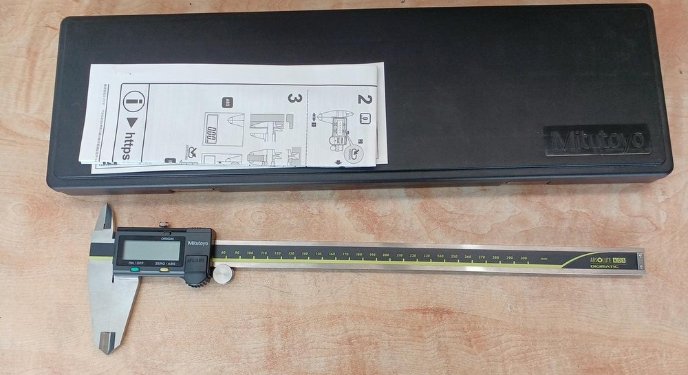 MITUTOYO CD-30AX Digital Caliper 0-300mm Absolute Encoder Japan Precision Tool