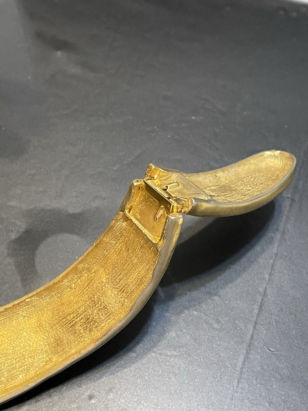 Vtg LES BERNARD Egyptian Revival Hammered Collar Gold Tone Necklace Broken Hinge