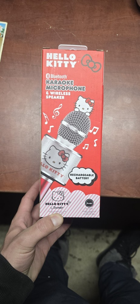 Hello Kitty Bluetooth Karaoke Microphone & Wireless Speaker USB Charging Red NIB