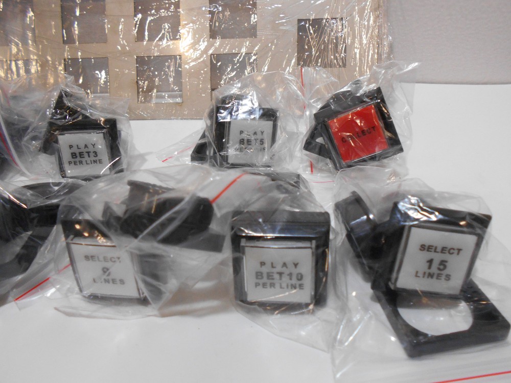 SLOT MACHINE 11 BUTTON , HARNESS , SWITCH KIT