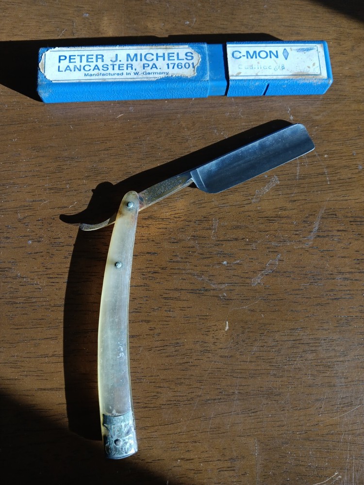c-mon cadillac straight razor