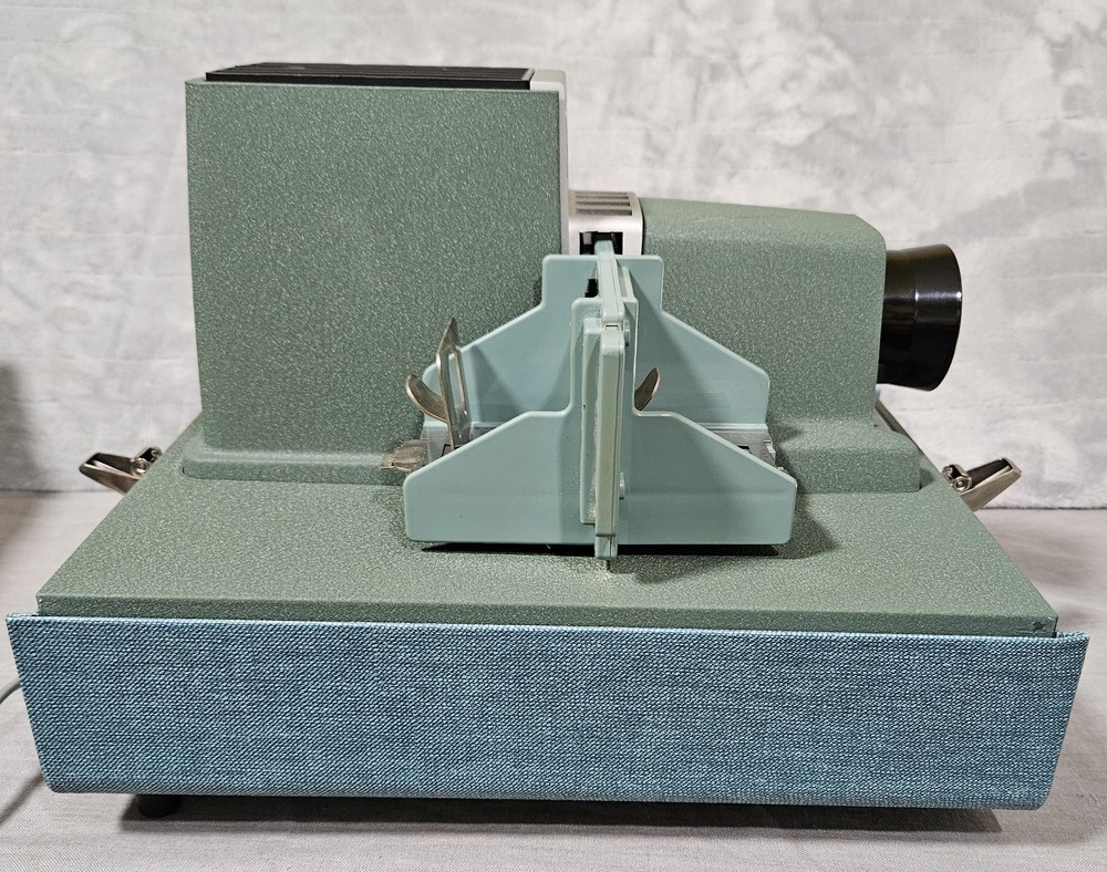 Vintage Argus 500 Stack Slide Projector Model 554