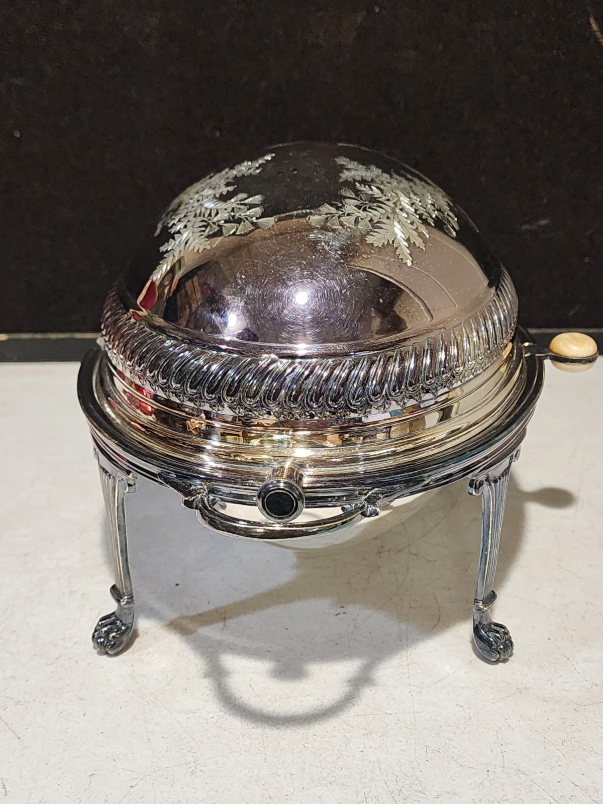 Reed & Barton 4142 Silverplate Roll Top Buffet Server Dome Dish Paw Foot
