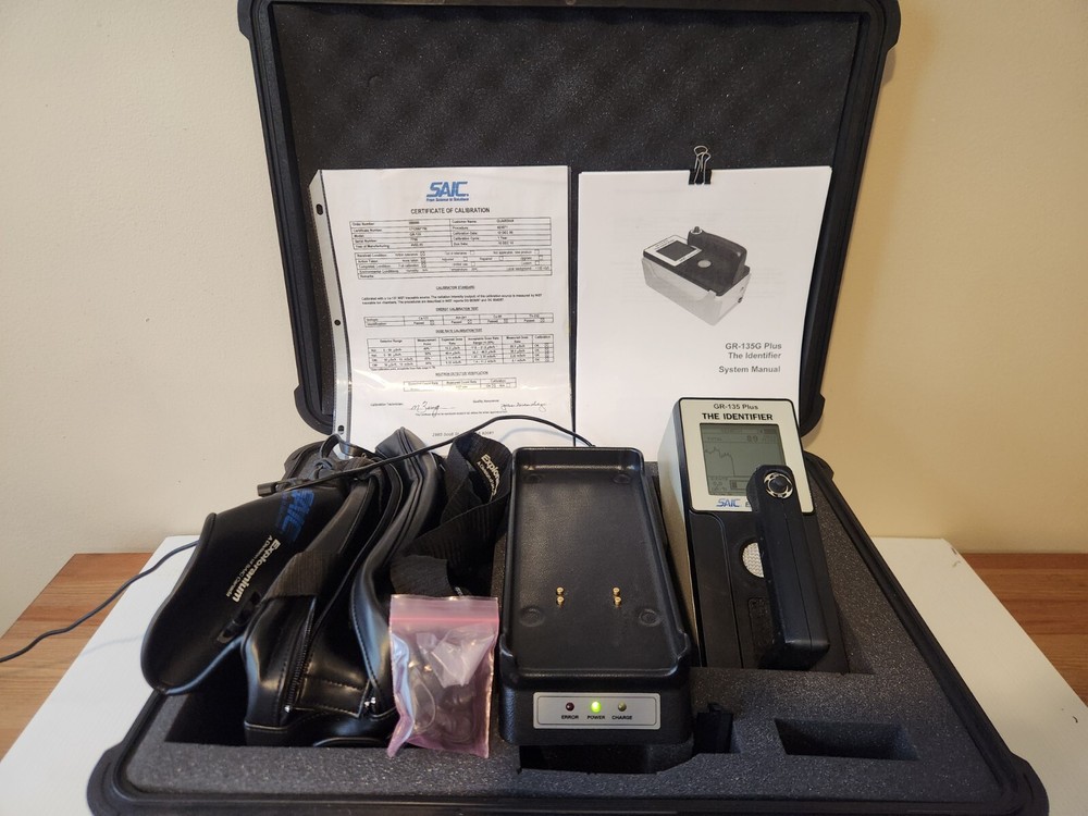 SAIC Exploranium The Identifier GR-135 ND-H+  detector/rock hunter, +software