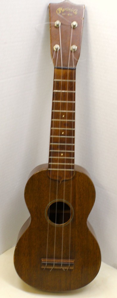 MARTIN & CO O 4-String UKE Ukelele with Soft Case – Very Good