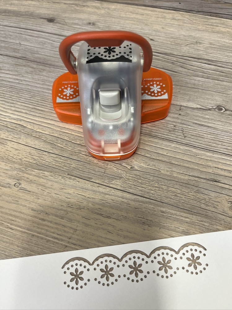 Tonic Studios Simplicity Pattern Paper Punch Daisy Strip Border Geared Punch