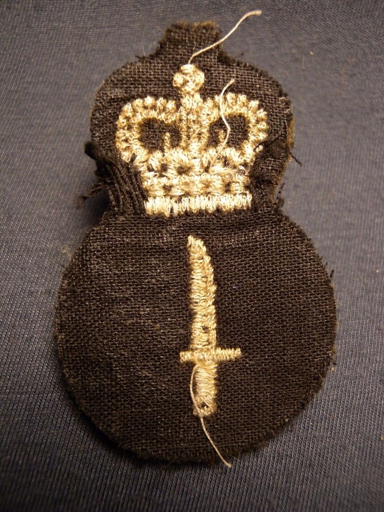 CANADIAN ARMY POST WW II COMBAT INSTRUCTOR ? TRADE QUALIFICATION PATCH