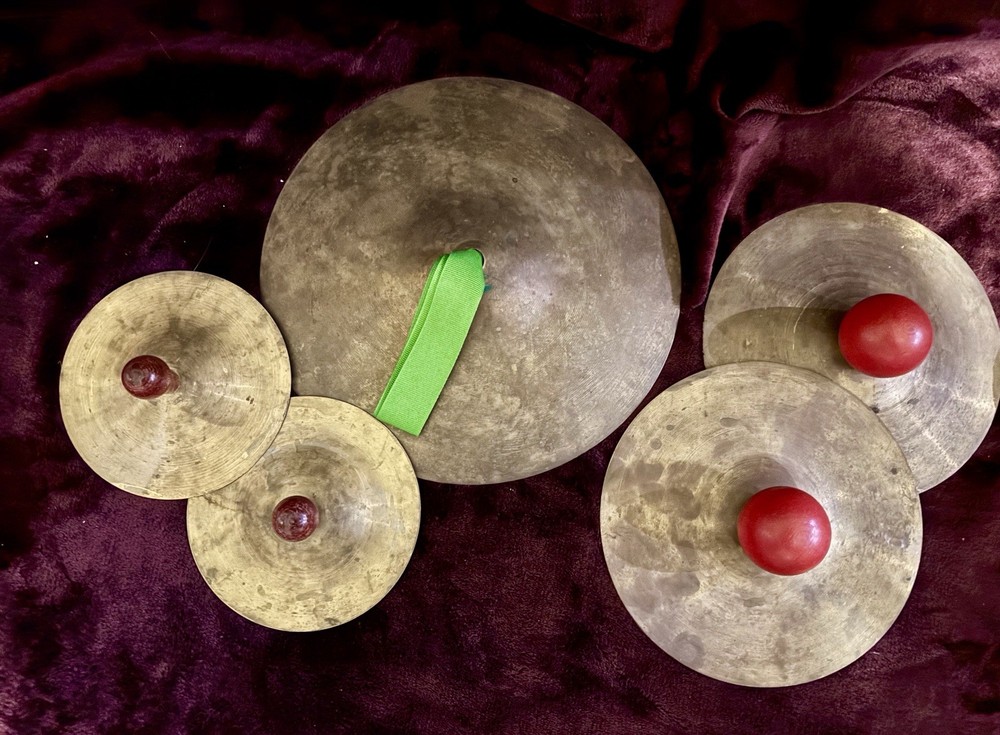 5 cymbals for percussion music making