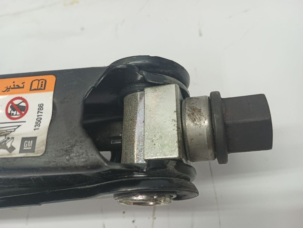 2012 CRUZE Jack less Tools 12718904