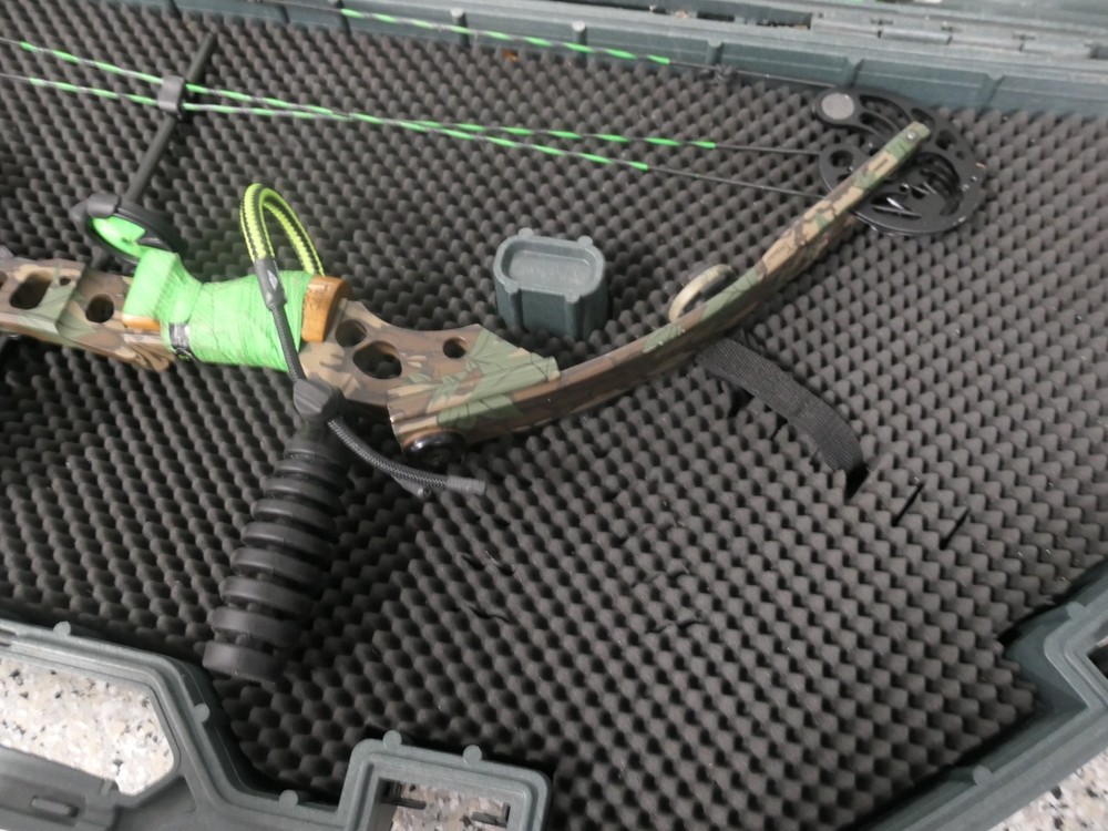 Mathews Solo Cam Machine Riser Bow RH 70LB