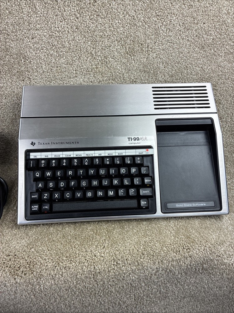 Texas Instruments TI-99/4A Home Computer POWERS UP,RED LIGHT ON!