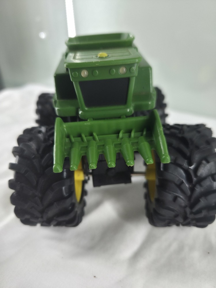 2 John Deere Toys