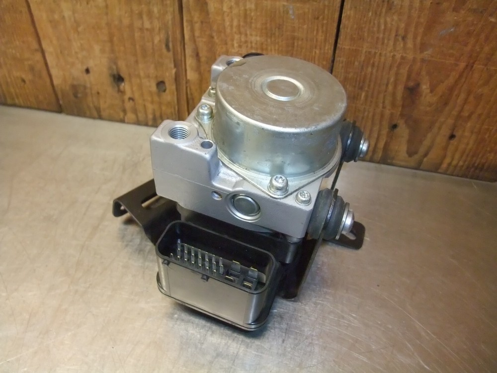 Triumph Tiger Explorer 1200 2014 ABS Pump + Module VGC #267