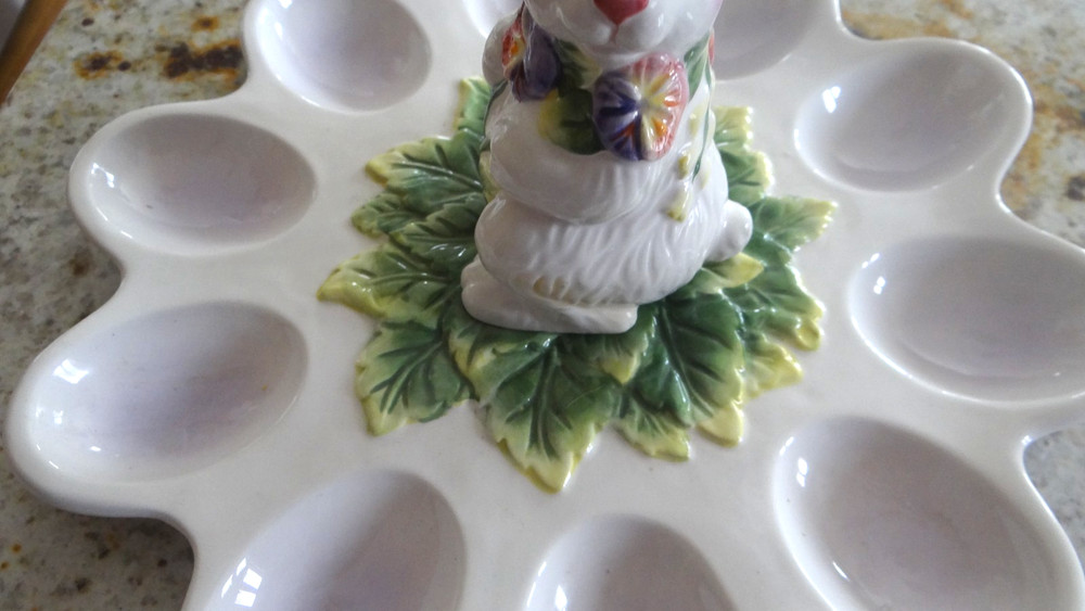 EUC THE BUNNY COLLECTION by CornerRUBY CERAMIC EASTER RABBIT DEVILED EGG DISH