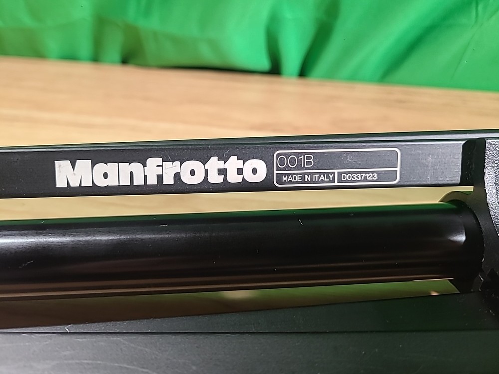 2 Manfrotto 6ft Nano Stands 001B With Storage Case