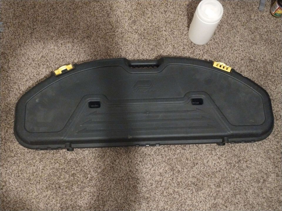 Plano Protector Compact Bow Case Black Yellow Handles