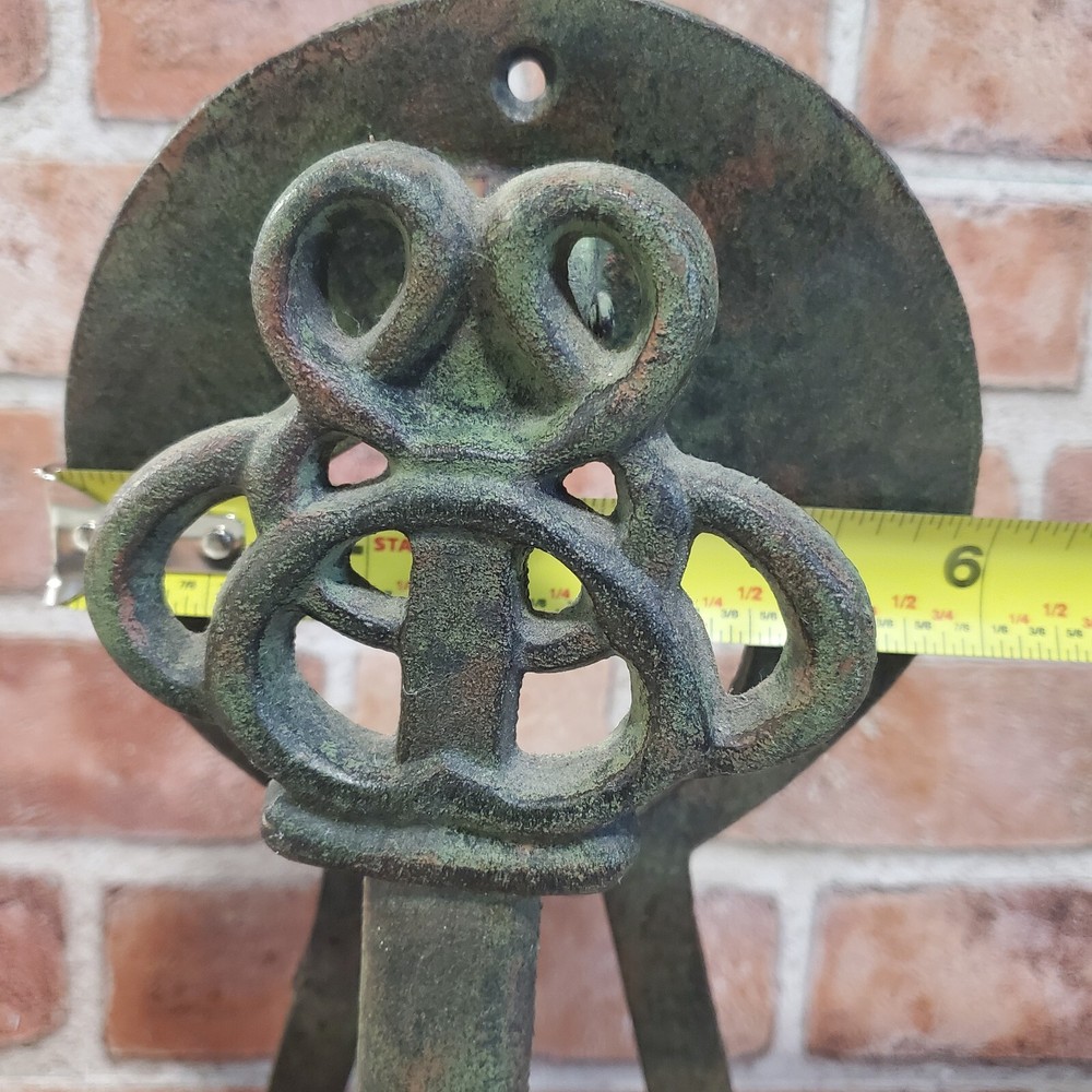 Metal Keyhole And Key Celtic Design Doorknocker