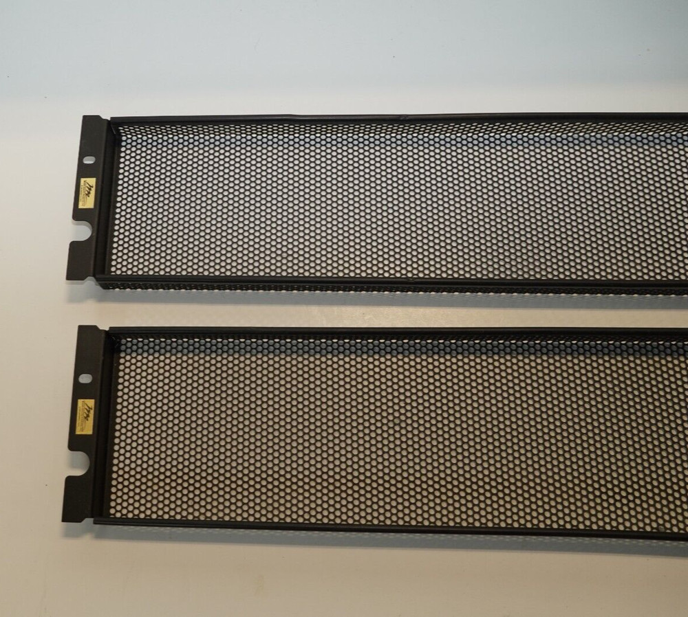 Middle Atlantic Products S3 3U vented security panel