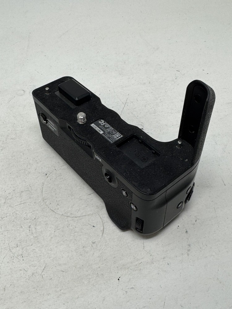 FUJIFILM VG-XT4 Vertical Battery Grip w/Battery Insert, Clean