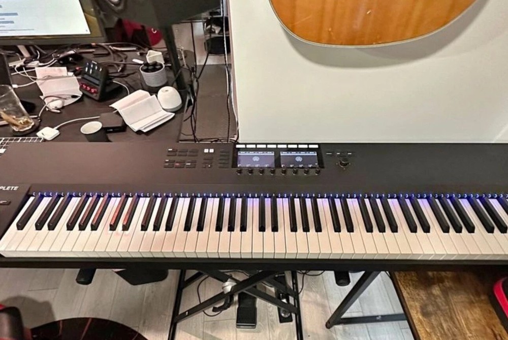 Native Instruments Komplete Kontrol S88 MK2 Keyboard