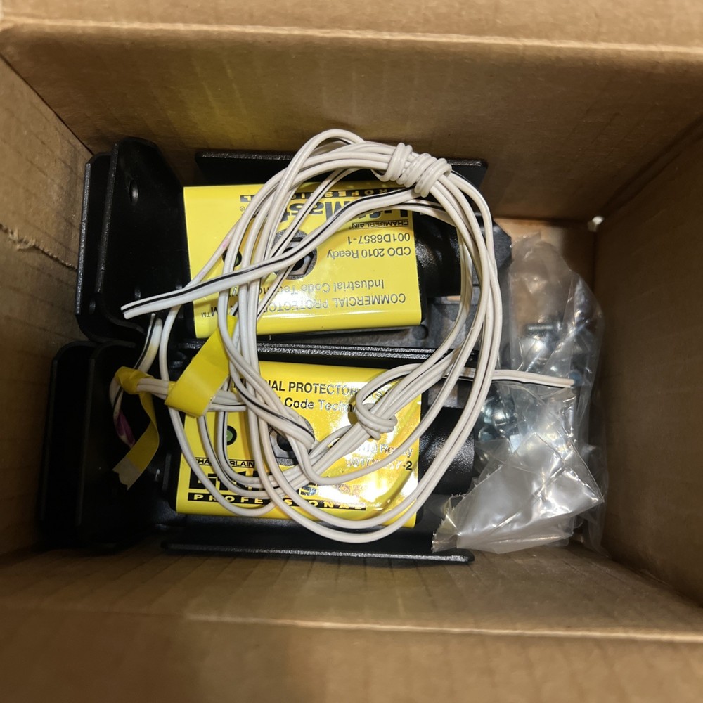 Liftmaster CPS-U Commercial Protector System for Logic Control Operator 30' Door