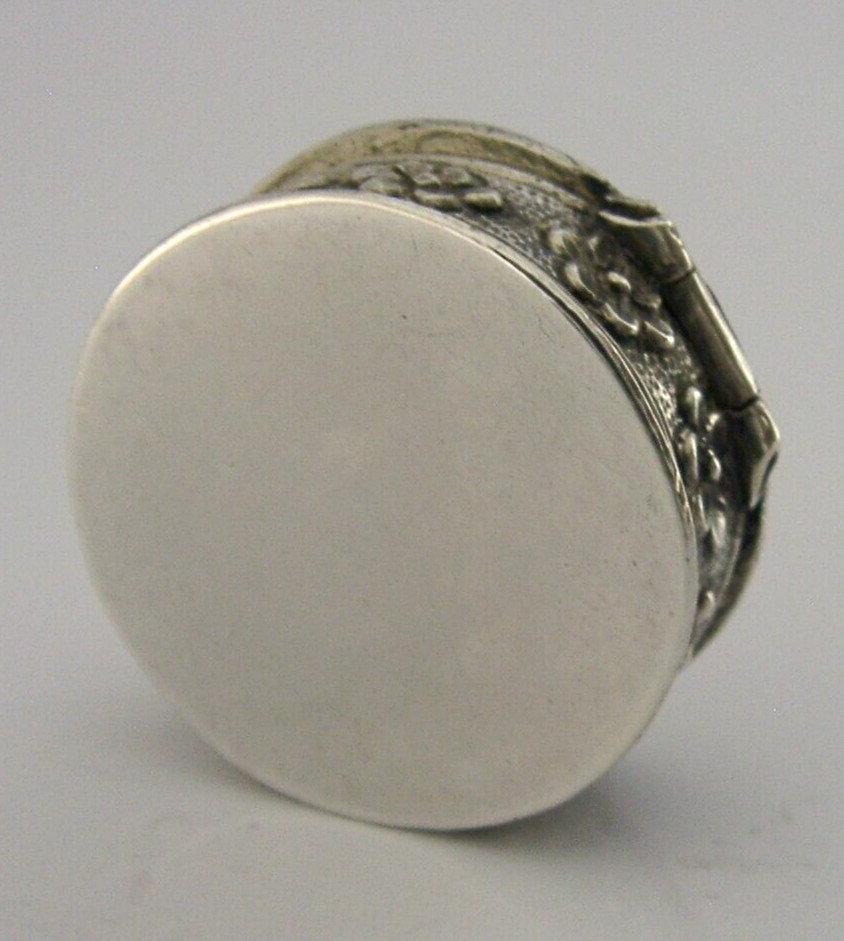 PRETTY GERMAN SOLID STERLING SILVER PILL BOX c1950