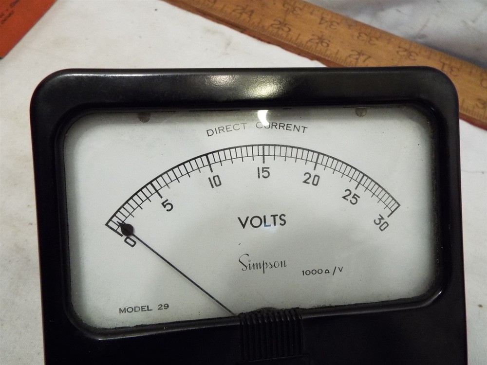 Simpson Model 29 0-30 Volts DC Meter Gauge in Box Electrical Gage Panel Tool