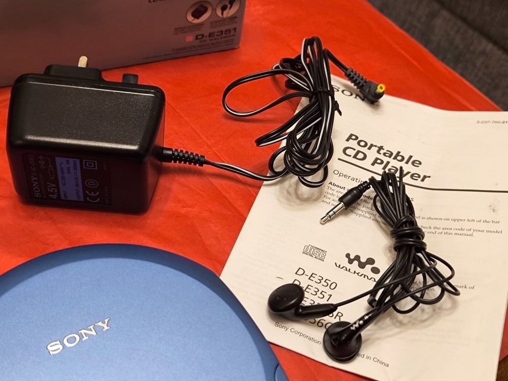Sony D-E351 CD/CD-R/RW Walkman Blue Boxed