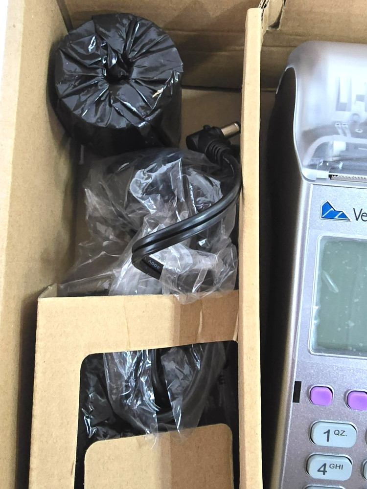 Verifone VX 520 Credit Card Machine Terminal READ
