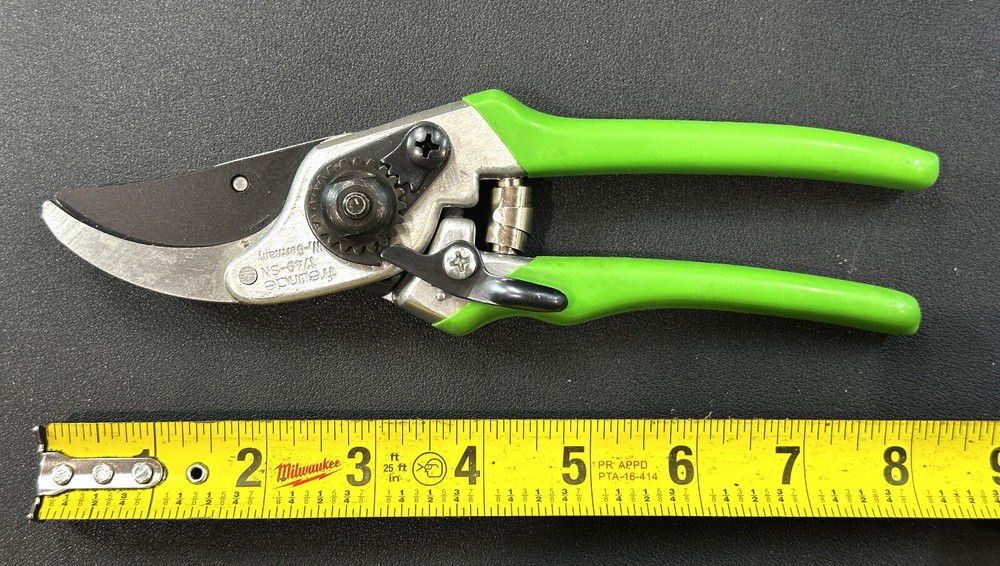 FREUND - TRUE FRIENDS  1749-SN   Professional Pruning Shears  GERMANY