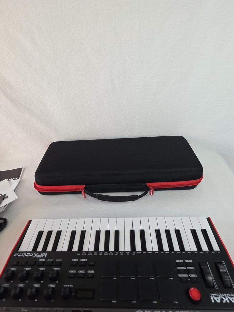 🟥🟥 Akai MPK Mini Plus 37-Key USB Midi Keyboard Controller Plus LLTGEM Case